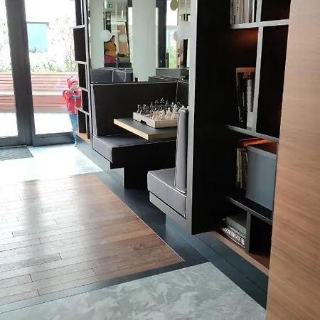 Amber Centrum Lux 公寓